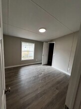 7017 Silver Lake Dr in Palatka, FL - Foto de edificio - Building Photo