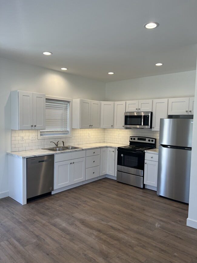 1303 Elm St, Unit Suite101 in Quincy, IL - Building Photo - Building Photo