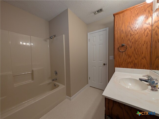 property at 1666 Lantana Cir