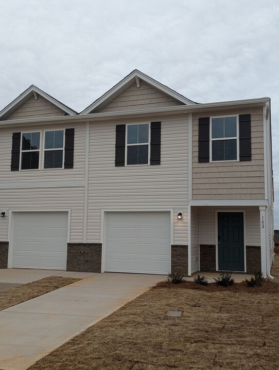 102 Knob Ln in Advance, NC - Building Photo