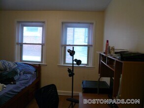 879 Beacon St in Boston, MA - Foto de edificio - Building Photo