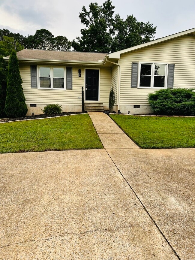 5021 Bess Moore Rd in Apison, TN - Building Photo - Building Photo