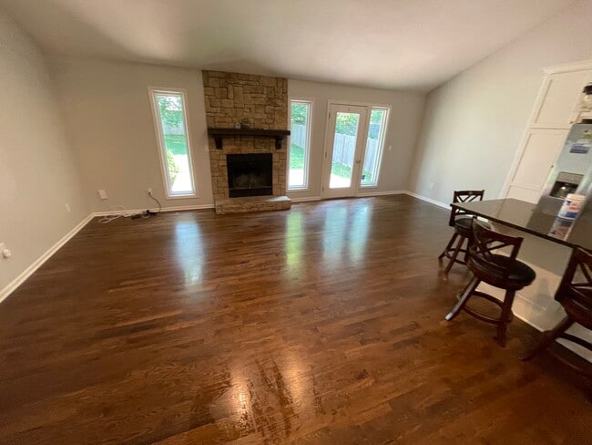 7604 NW 76 Way in Kansas City, MO - Building Photo - Building Photo