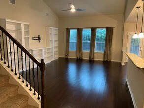 700 Royal Burgess Dr in Round Rock, TX - Building Photo - Building Photo