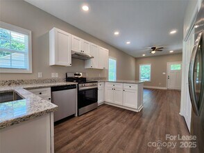 907 S Myrtle Ave in China Grove, NC - Building Photo - Building Photo