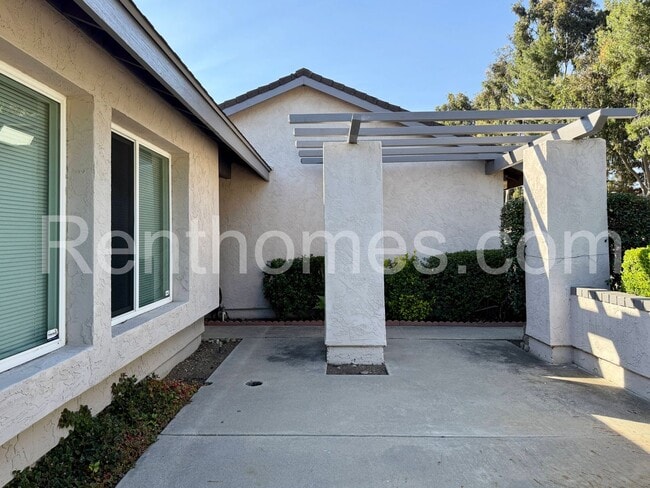 1160 Via Camellia in San Marcos, CA - Building Photo - Building Photo