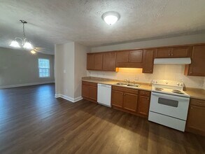 312 E Jenkins St in Fayetteville, NC - Building Photo - Building Photo