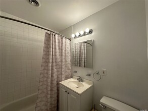 42-85 Crommelin St-Unit -3 in Queens, NY - Building Photo - Building Photo