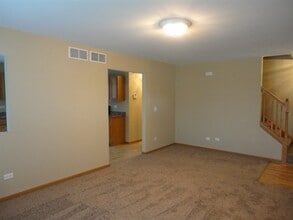 609 Circle Dr in Coal City, IL - Foto de edificio - Building Photo