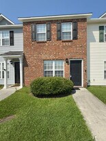1209 Timberlake Trail in Jacksonville, NC - Building Photo