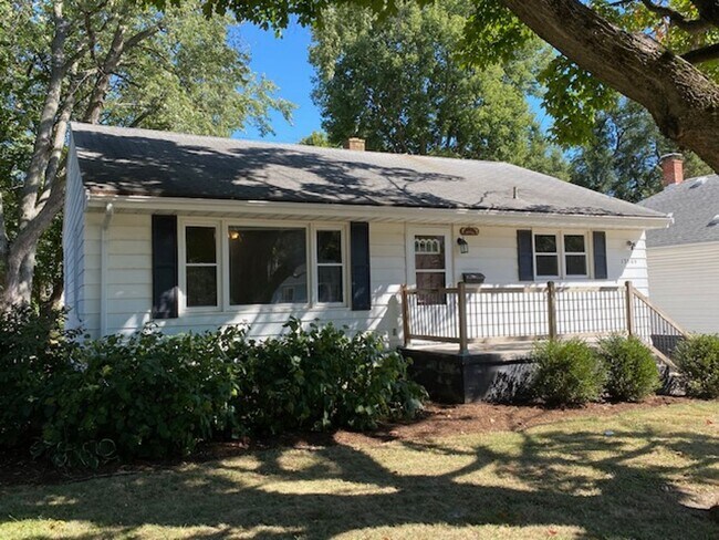 property at 1306 1/2 S Linden St