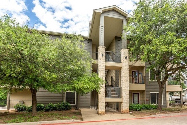 property at 2320 Gracy Farms Ln