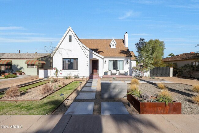property at 514 W Holly St