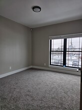 5827 Broadway St, Unit 203 in Lancaster, NY - Foto de edificio - Building Photo