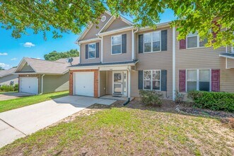 242 Wainwright Dr in Crestview, FL - Foto de edificio - Building Photo