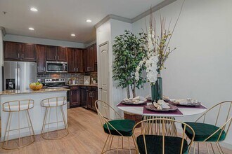 10799 Memorial Dr in Houston, TX - Building Photo - Building Photo