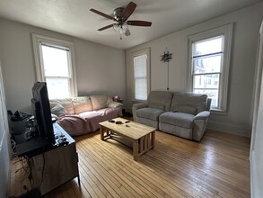 108 E Dayton St in Madison, WI - Foto de edificio - Building Photo