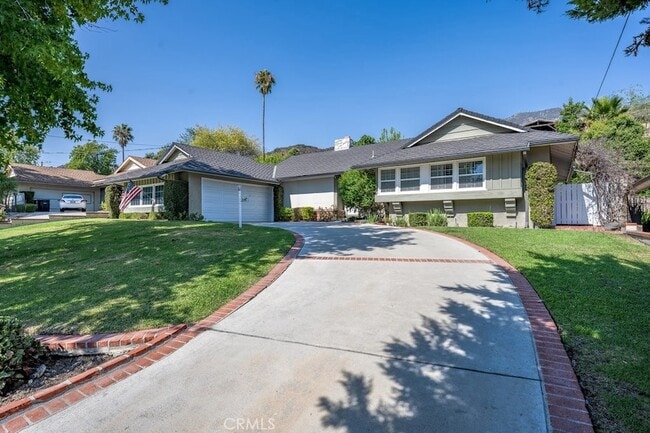 property at 3547 Henrietta Ave