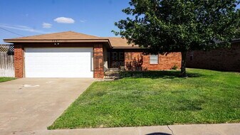5301 Capulin Ln in Amarillo, TX - Building Photo
