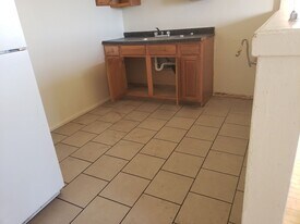 1206 W Lincoln Ave in Milwaukee, WI - Building Photo