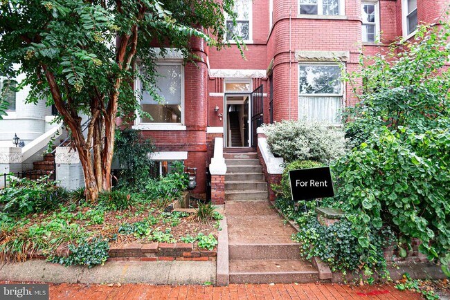 property at 62 S St NW