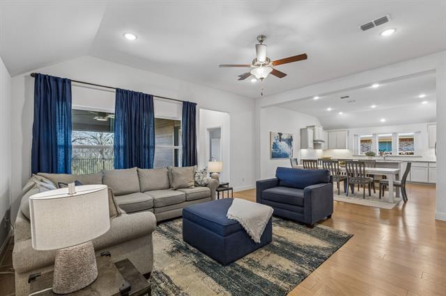 685 Coleman St in Aubrey, TX - Building Photo - Building Photo