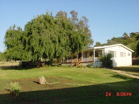 1357 S Magnolia Ave in El Cajon, CA - Building Photo