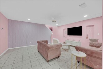 32 Robin Ave in McAllen, TX - Building Photo - Building Photo