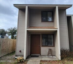4464 E Hwy 98 in Panama City, FL - Building Photo