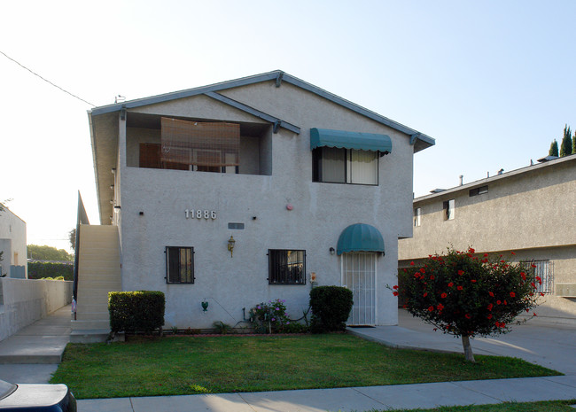 11886 Oxford Ave in Hawthorne, CA - Building Photo - Building Photo