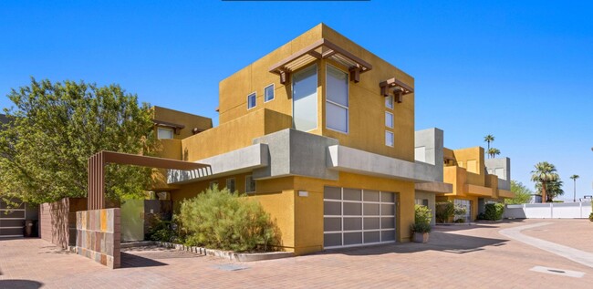 property at 2065 Tangerine Ct