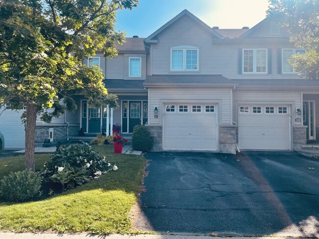 property at 18 Midwood Private