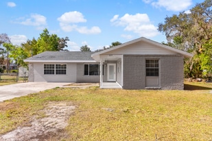 815 N Hendry Ave in Fort Meade, FL - Building Photo
