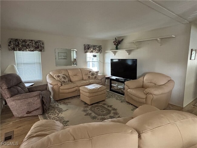 property at 207 Harvest Ln