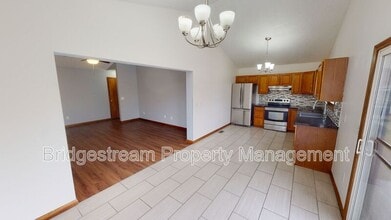 1632 Tamworth Cir in Miamisburg, OH - Building Photo - Building Photo