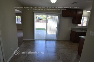 7668 Eastbreeze Cir in Sacramento, CA - Foto de edificio - Building Photo