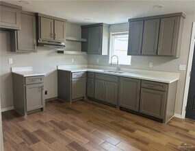 814 Redwood Ave in McAllen, TX - Building Photo - Building Photo