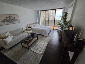 1020 15th St, Unit 21M in Denver, CO - Building Photo - Building Photo