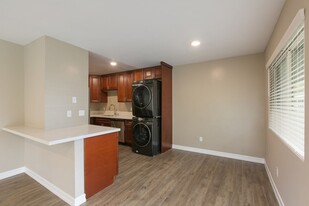 689 Tyrone St in El Cajon, CA - Building Photo - Interior Photo