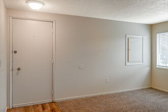 Dell Terrace in Vancouver, WA - Building Photo - Interior Photo