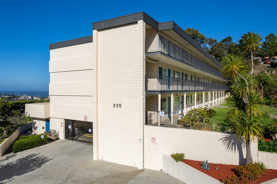 Pacific View Apartments in Pacifica, CA - Building Photo