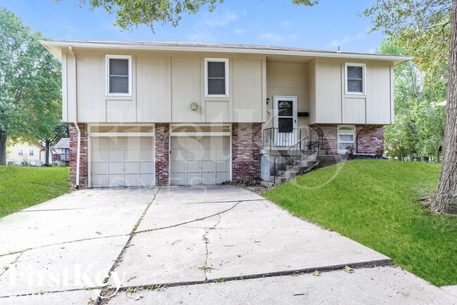 property at 7909 Sunset Cir