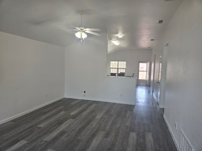 210 E 98th St in Odessa, TX - Building Photo - Building Photo