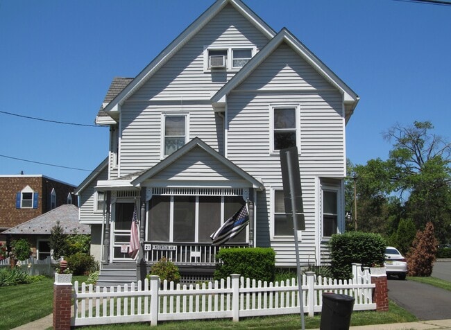 21 Mountain Ave, Unit 3