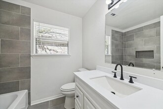 3102 Great Lakes Ave in Sugar Land, TX - Building Photo - Building Photo