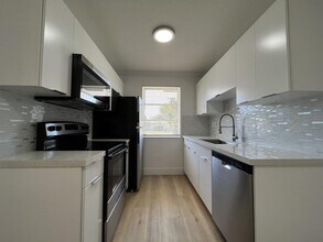 6301 SW 20th St in Pompano Beach, FL - Building Photo - Building Photo