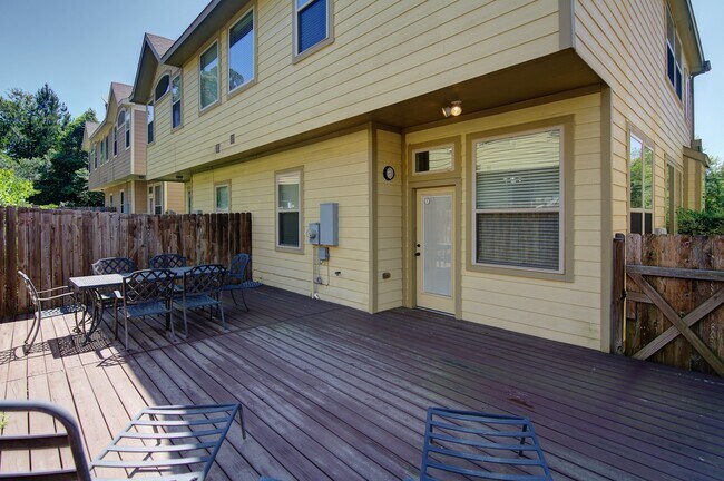 11 Cheswood Manor Court in The Woodlands, TX - Building Photo - Building Photo