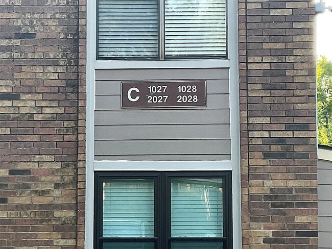 8109 Skillman St, Unit 2027 in Dallas, TX - Building Photo - Building Photo