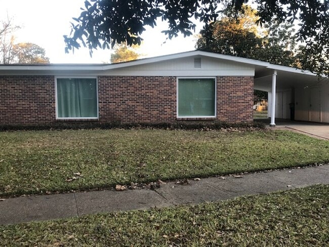 property at 2700 Fort Miro Ave
