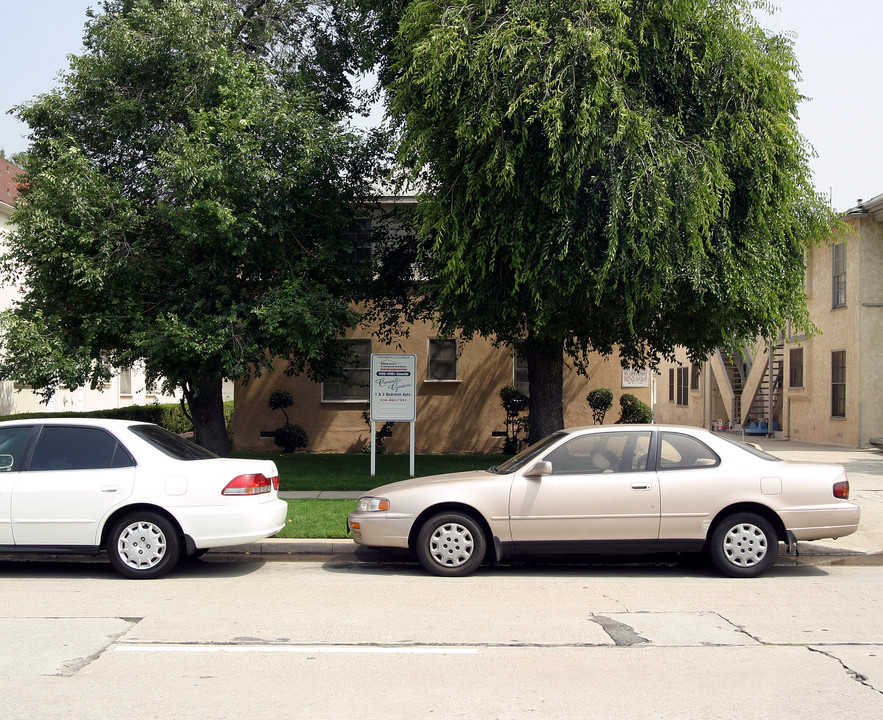 11145 Camarillo St in Toluca Lake, CA - Building Photo